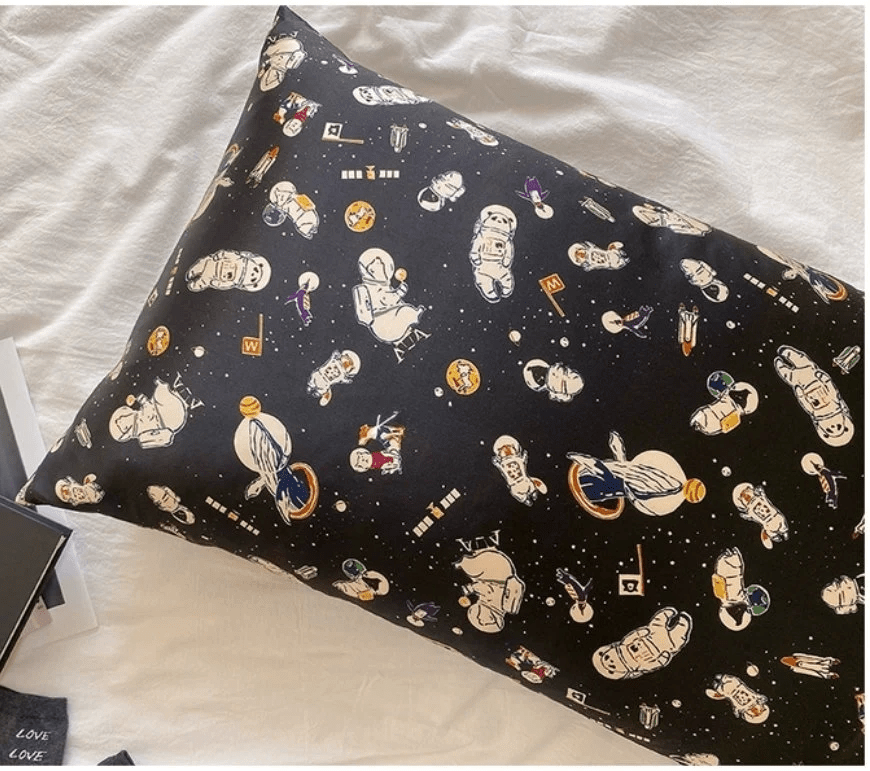 Astronaut Pattern Black Mulberry Silk Pillowcase - Space-Inspired Silk Pillowcase for Kids and Teens - Lian