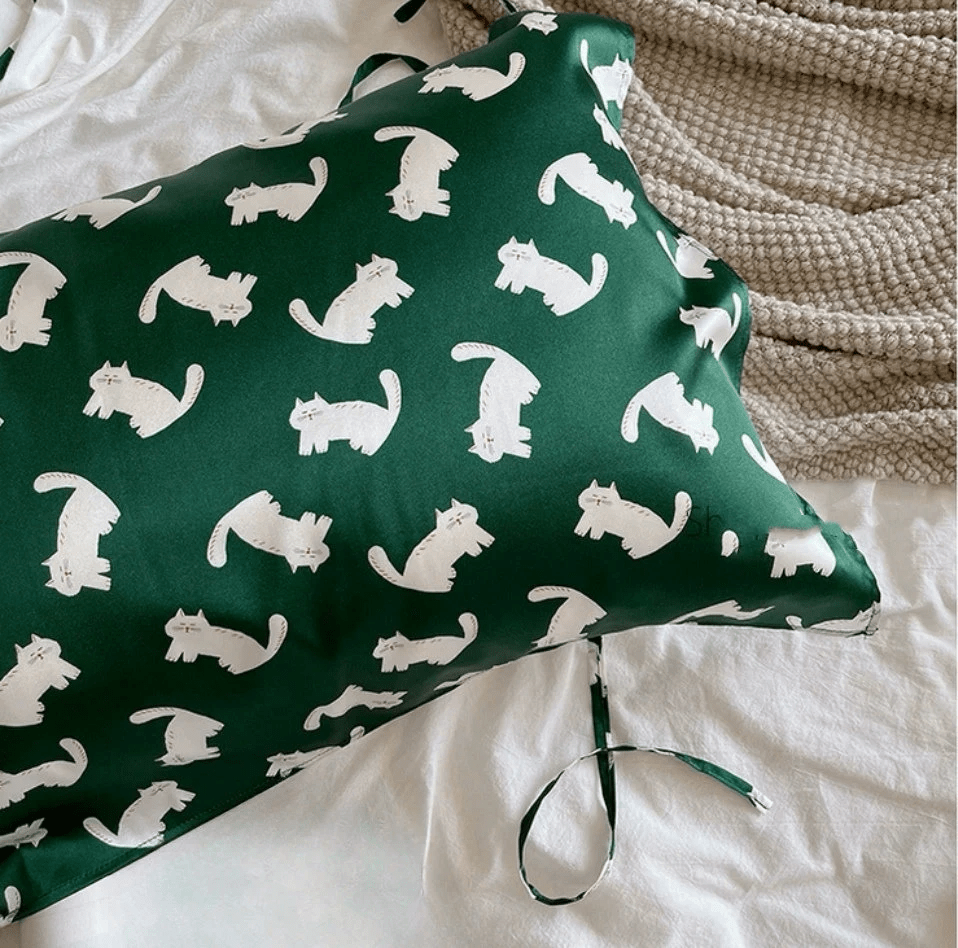 Toddlers  Pillowcase Mulberry Pillow Chic Kitty Green Silk Pillow for Kid&#39;s Birthday Gift Available with Two Size for Adults and Kids - Lian