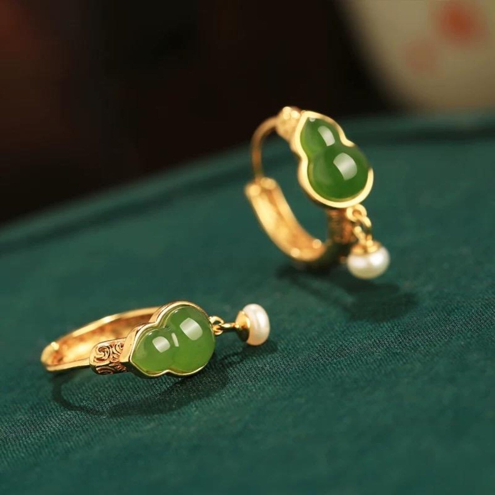 Traditional Chinese Good Fortune Gourd Jade Pearl Earrings - Lian