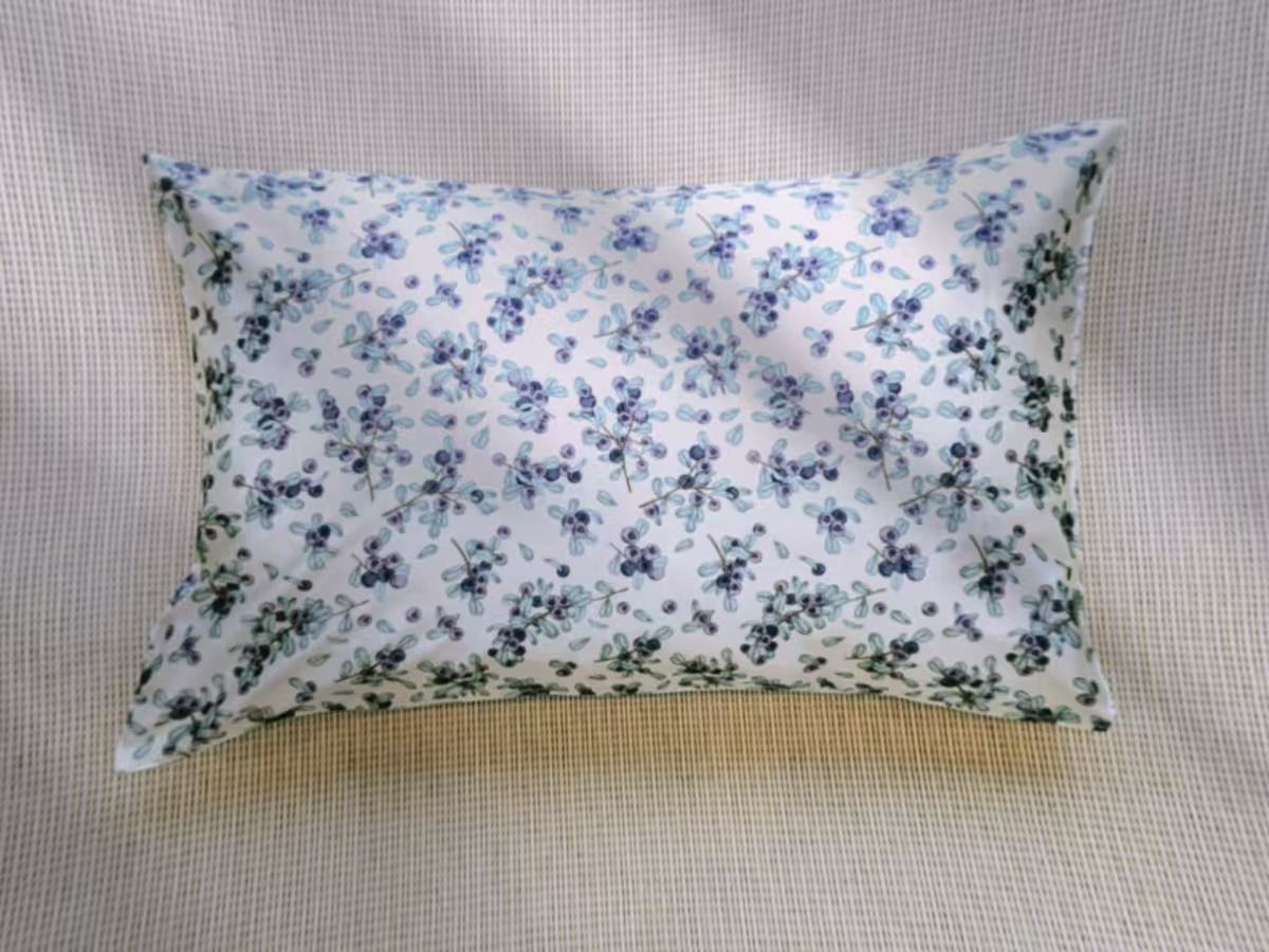 Luxurious Silk Pillowcase  - Blueberry Bushes Pattern for Restful Beauty Sleep