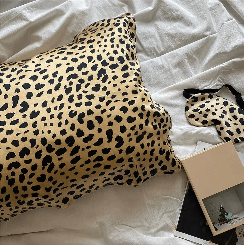 Golden Dot Silk Pillowcase Gift Set: 100% Mulberry Silk Gift for Girl Friend Gift of  Housewarming Luxury Bedding for New Home - Lian