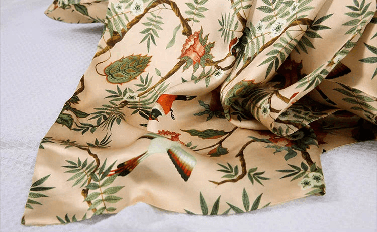 Pure Silk Pillowcase with Blooming Golden Lily Patterns - Lian