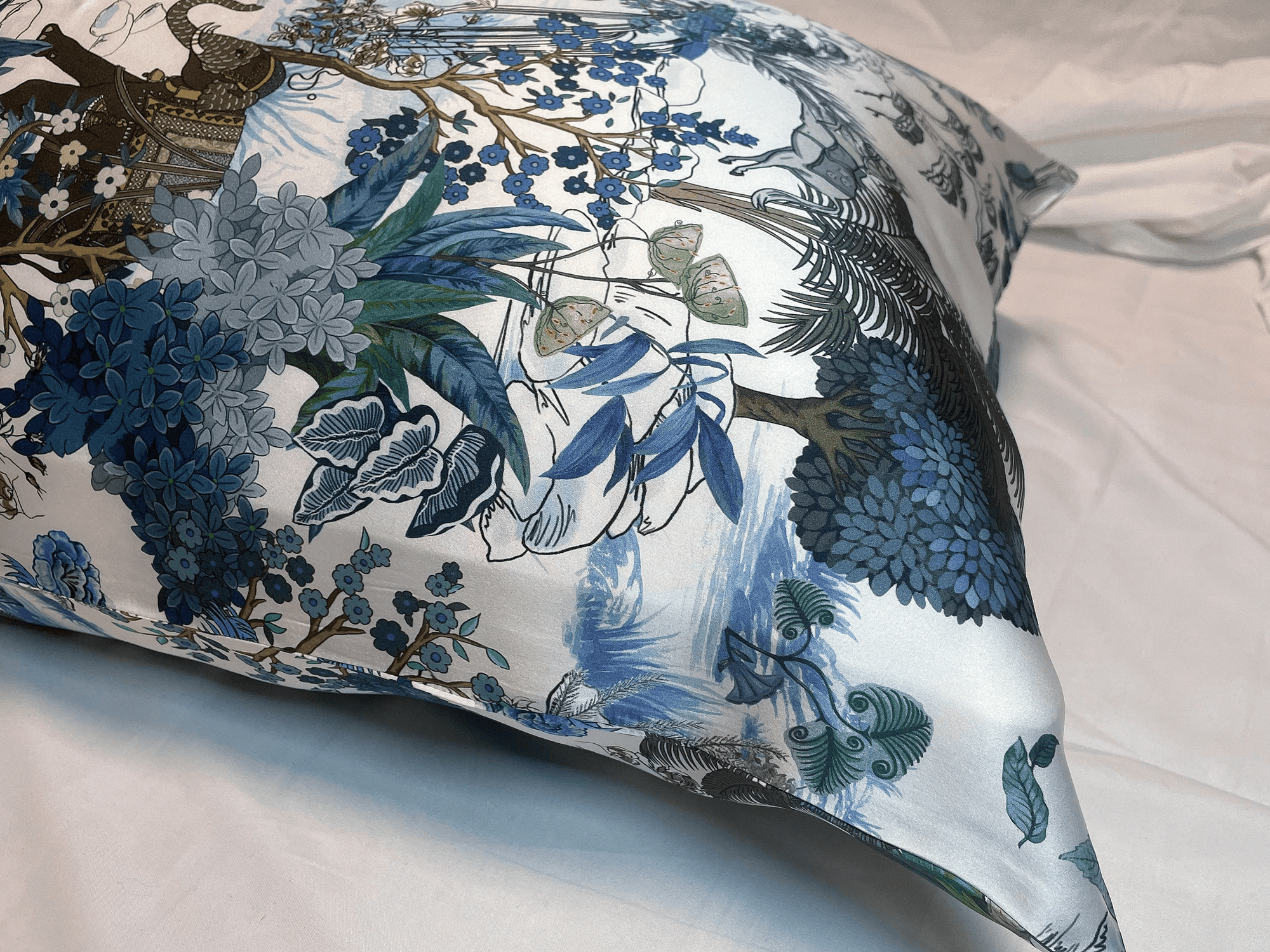 Tropical Forest Silk Pillowcase Handmade Pure Silk Pillow with zip closure Blue Floral Pillowcase for New Home Gift for Housewarming - Lian